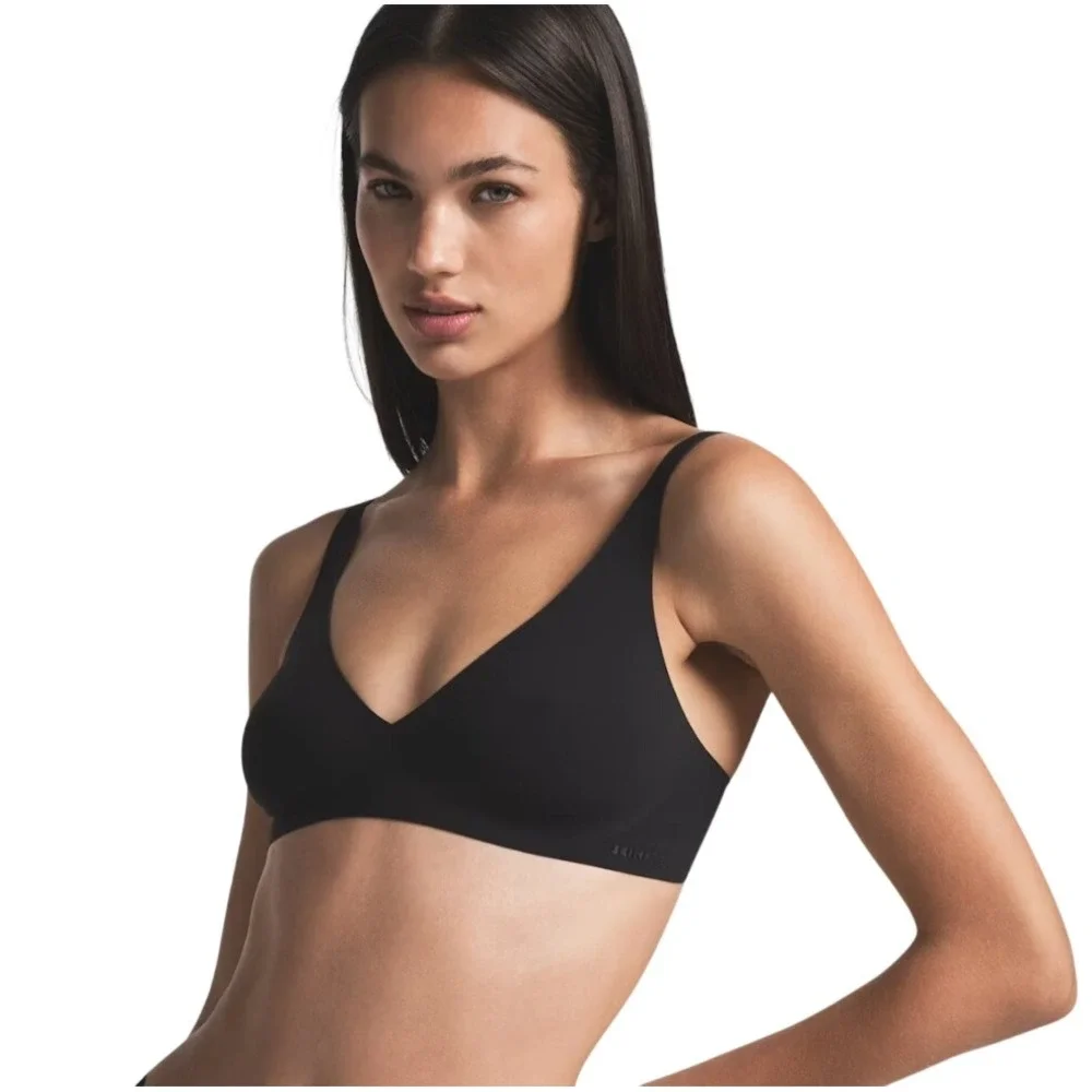 Skims Naked Plunge Bra BR-PLG-1865 Onyx Black Size Large Seamless Underwire-Free